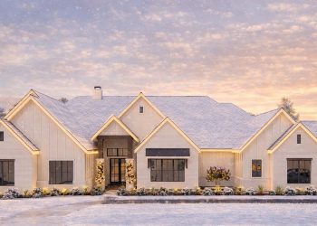 New American House with Guest Suite & Office – ~4,683 Sq Ft • 5 Beds & 4.5 Baths