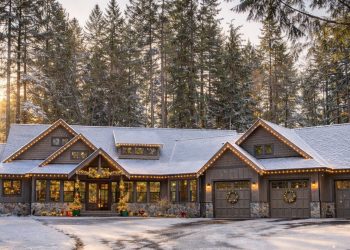 Amazing One-Level Craftsman House – ~4,420 Sq Ft • 4 Beds & 4.5 Baths