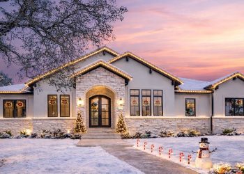 Hill Country House Plan with Home Office & Keeping Room – 3,078 Sq Ft