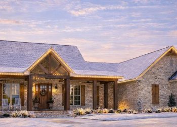 Farmhouse Plan – 2,282 Sq Ft | 3 Bedrooms & 2.5 Bathrooms