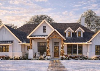 Spacious Craftsman Plan – 3,220 Sq Ft | 4–5 Bedrooms & 3 Bathrooms