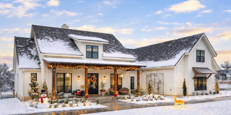 Modern Farmhouse Plan with Bonus Room – 2,686 Sq Ft | 4 Beds & 3.5 Baths