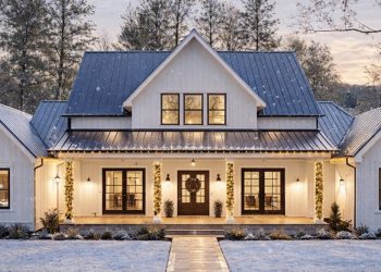 4-Bedroom Modern Farmhouse Plan with Outdoor Kitchen – 3,003 Sq Ft | 4 Beds & 4.5 Baths
