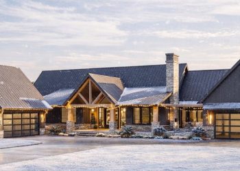 Multi-Generational One-Story Lake House Plan with Main Floor Suite & Second Kitchen – 3,213 Sq Ft | 4–5 Beds & 3.5–5.5 Baths