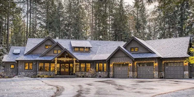 Amazing One-Level Craftsman House Plan – 4,420 Sq Ft | 4 Beds & 3.5 Baths