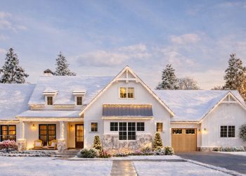 Multi-Generational Modern Farmhouse Under 2600 Sq Ft – 2,541 Sq Ft | 5 Beds & 3 Baths