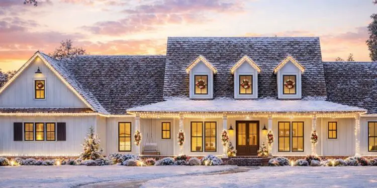 2705 Sq Ft Modern Farmhouse: 5 Beds, 3.5 Baths, Open Floor Plan & Spacious Porch Living