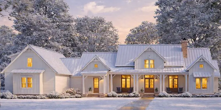 3095 Sq Ft Modern Farmhouse with 4-5 Bedrooms, Vaulted Great Room, Outdoor Kitchen & Bonus Room