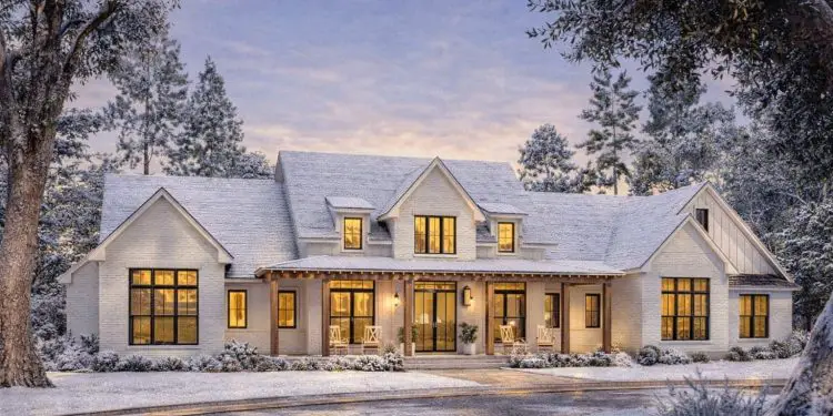 3500 Sq Ft Grand Modern Farmhouse with 5 Bedrooms, Outdoor Kitchen & 3-Car Garage