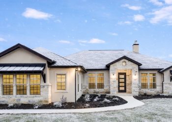 3044 Sq Ft One-Story Texas-Style Ranch with 4 Bedrooms, 3.5 Baths & 3-Car Garage