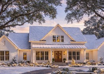 2888 Sq Ft Modern Farmhouse with 4 Bedrooms, 3.5 Baths, Office & Big Back Porch